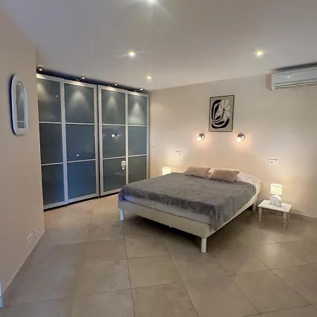 Rez De Jardin Dans Calme 100 M2 Semesterbostad Saint-Raphaël