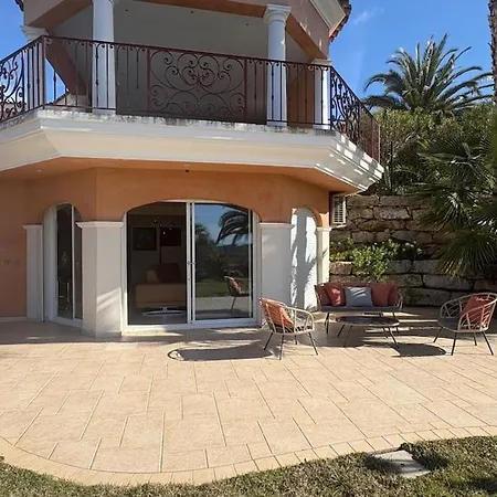 Dom wakacyjny Rez De Jardin Dans Calme 100 M2 Saint-Raphaël