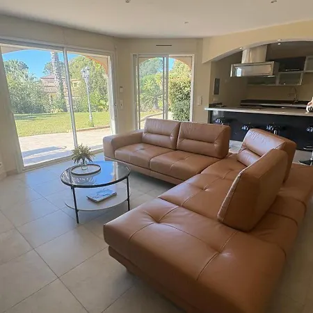 Rez De Jardin Dans Calme 100 M2 Holiday home Saint-Raphael (Var)